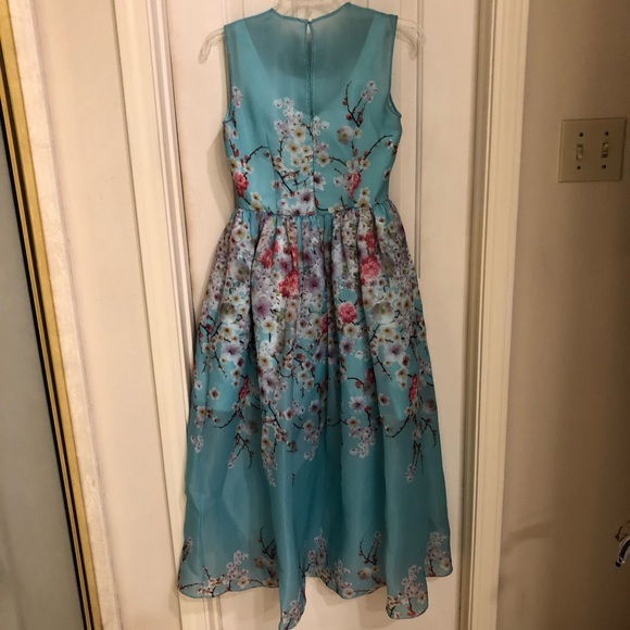 Kevin Howard Marque elegant evening dress, Size 2. - Picture 5 of 10